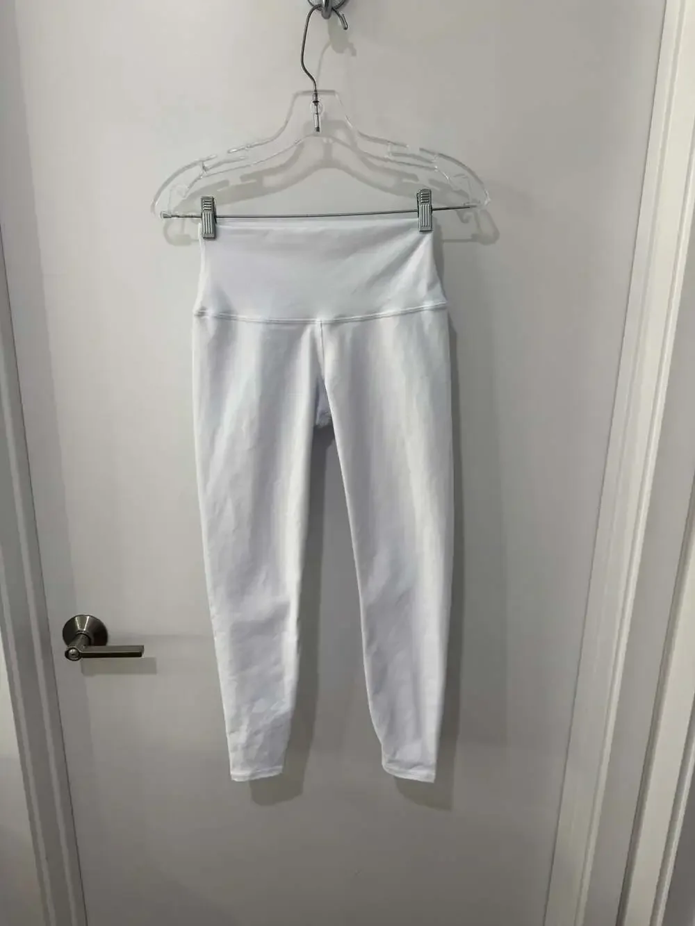 Alo Yoga High-Waist Airbrush Leggings in White